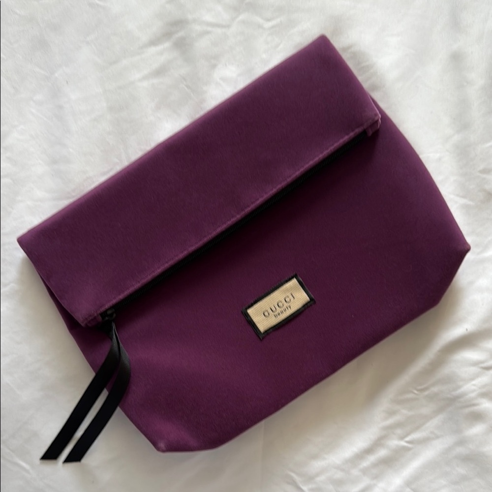 NWOT - Gucci Cosmetic Pouch – Plum Purple Nylon Logo Clutch Travel Bag